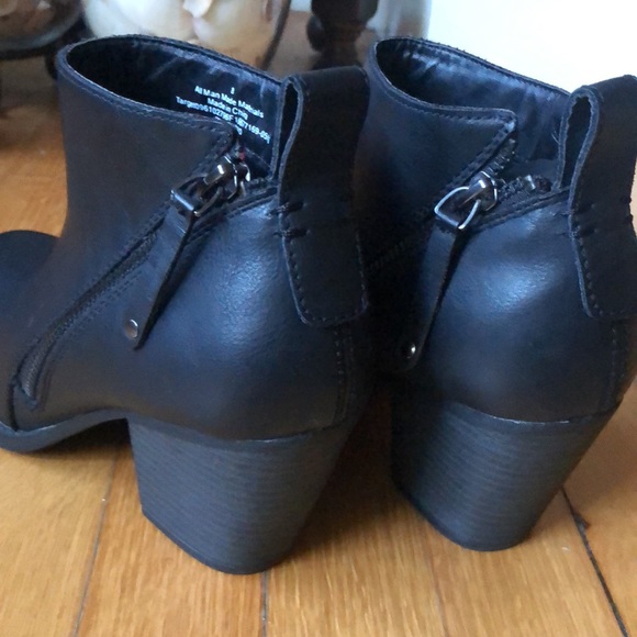 Dolce Vita DV Black Vegan zipper block heel booties, all man made materials, 8 - Picture 3 of 11